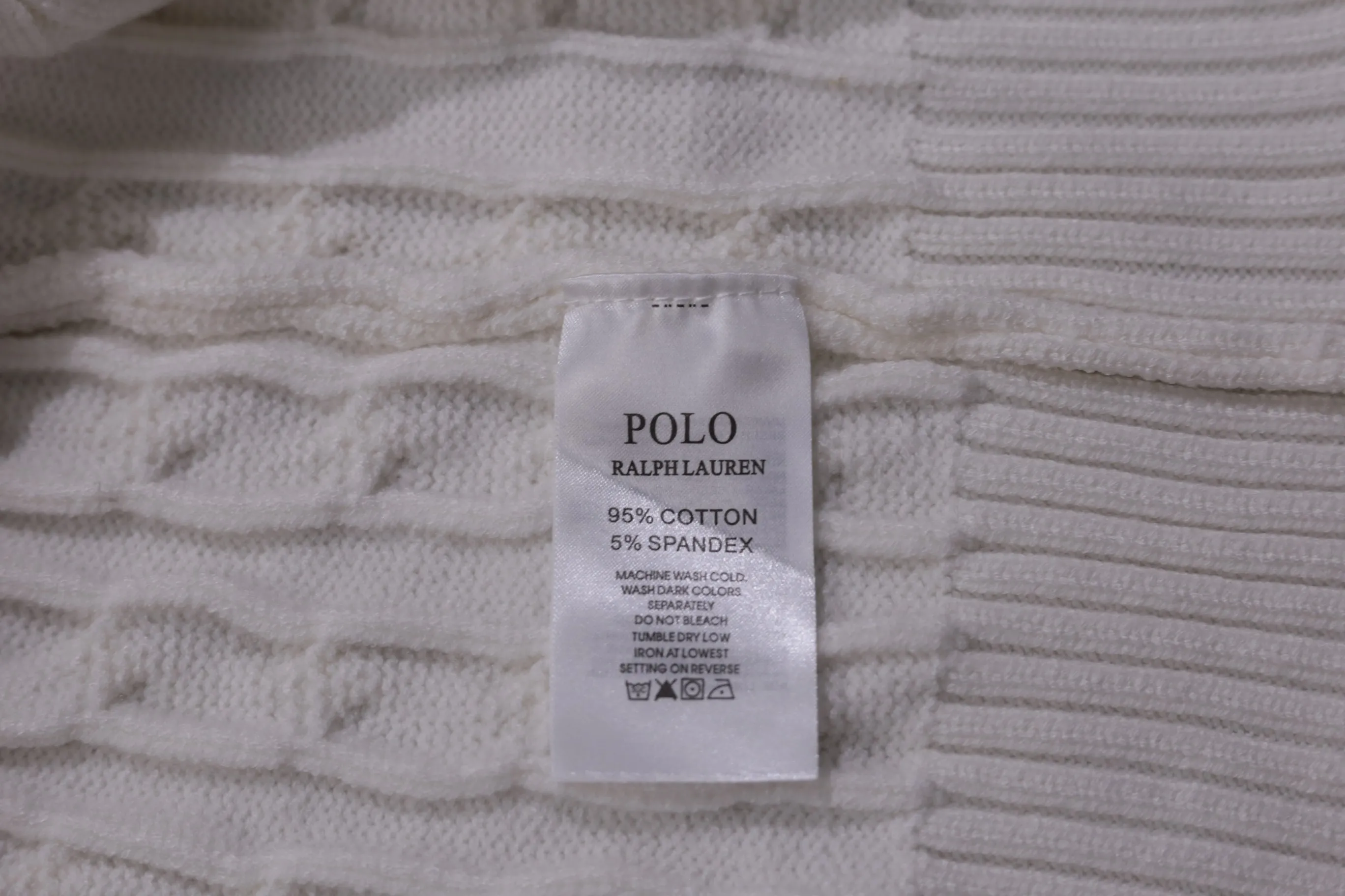 P260 Style No. D05) The top version on the market in 2025 Ralph Lauren #ootddailywear #Autumn and winter sweater #Knitted sweater outfit #ralph lauren sweater #Can be worn by both men and women [Star R] Finally waited until the Ralph men’s twist crew neck sweater is finally here! The most popular sweater is a limited edition every year. There won’t be many styles in the store! Ralph Lauren Men's Round Neck Sweater [Fire R] has a really nice shape. It can be worn alone or as a jacket. It can also be worn inside or worn with a shirt~100% pure cotton #Practical Wear. Colors: off-white, navy blue, khaki, gray, sizes S to XL